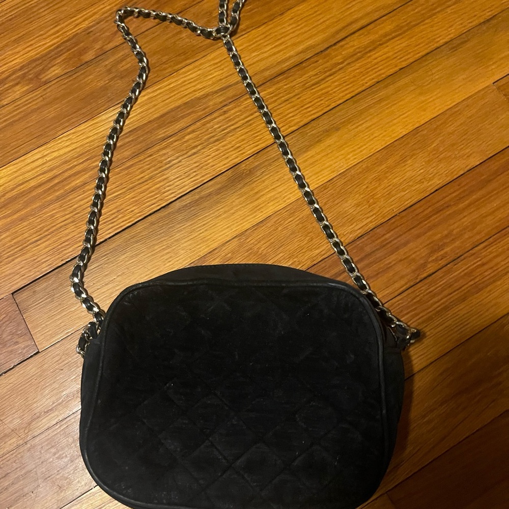 CHANEL Black Quilted Bag - Picture 2 of 14